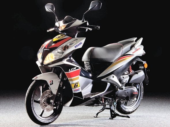 Мотоцикл Honda CB1000R LCR Edition и скутер Honda NSC50R LCR Edition
